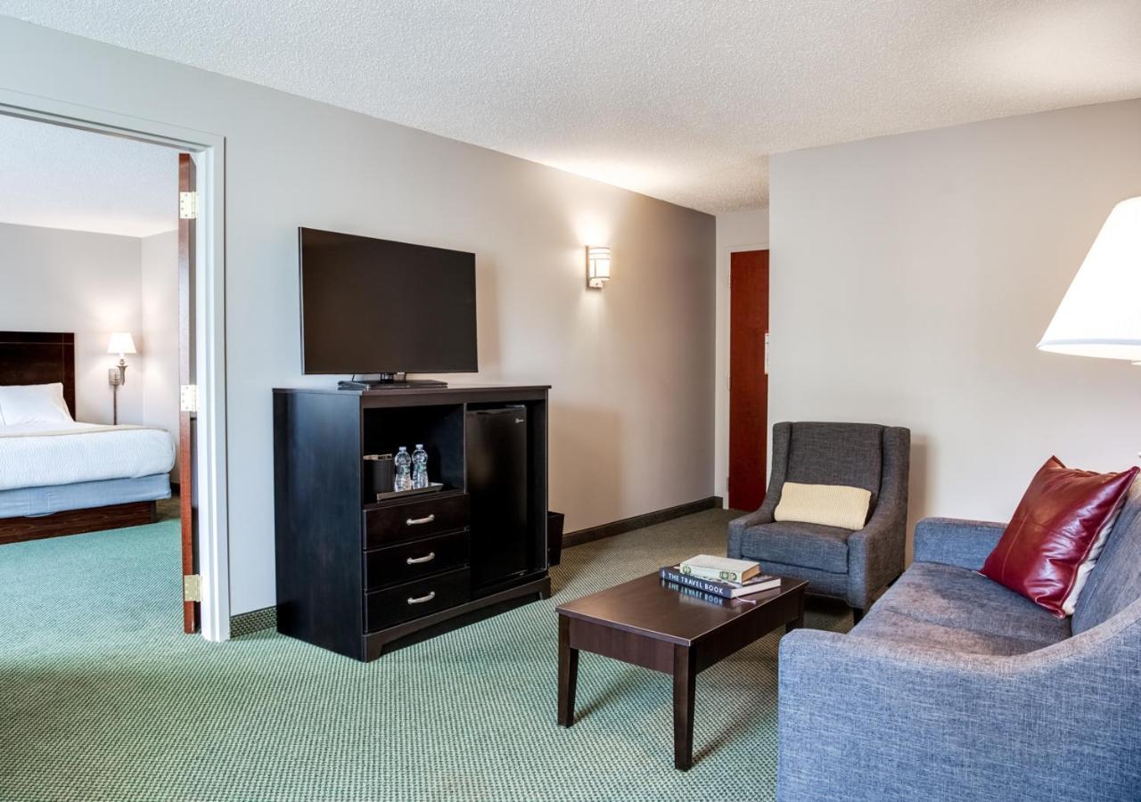 Hotel One75 Hamilton Экстерьер фото